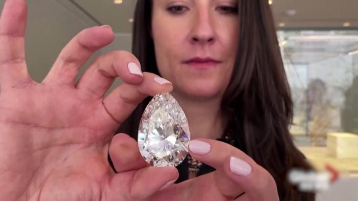 Cel mai mare diamant alb va fi scos la licitaţie în Elveţia