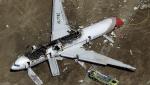 Avion oprit înainte de decolare după ce pasagerii au primit pe mobil poze cu avioane prăbuşite. O femeie a leşinat la bord