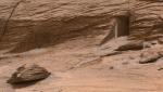 O "poartă" misterioasă, surprinsă de Roverul Curiosity pe Marte, a stârnit imaginaţia internauţilor. Imaginile au fost publicate de NASA
