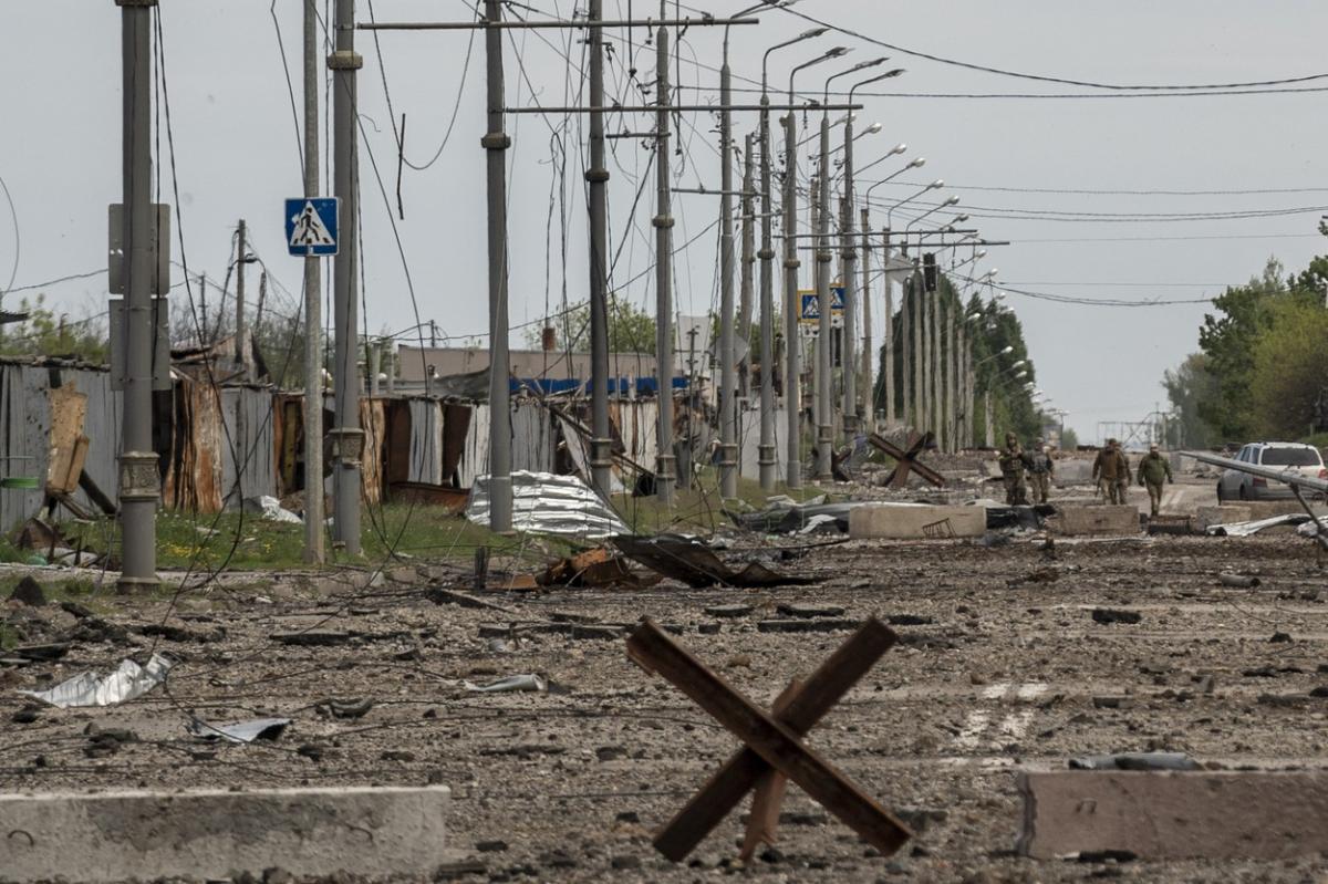 Soldaţii ruşi care au fugit disperaţi din regiunea Kiev, pentru a-şi salva viaţa, au lăsat în urmă documente compromiţătoare. Adevăratul plan al Rusiei în Ucraina Soldaţii ruşi care au fugit disperaţi din regiunea Kiev, pentru a-şi salva viaţa, au lăsat în urmă documente compromiţătoare. Adevăratul plan al Rusiei în Ucraina