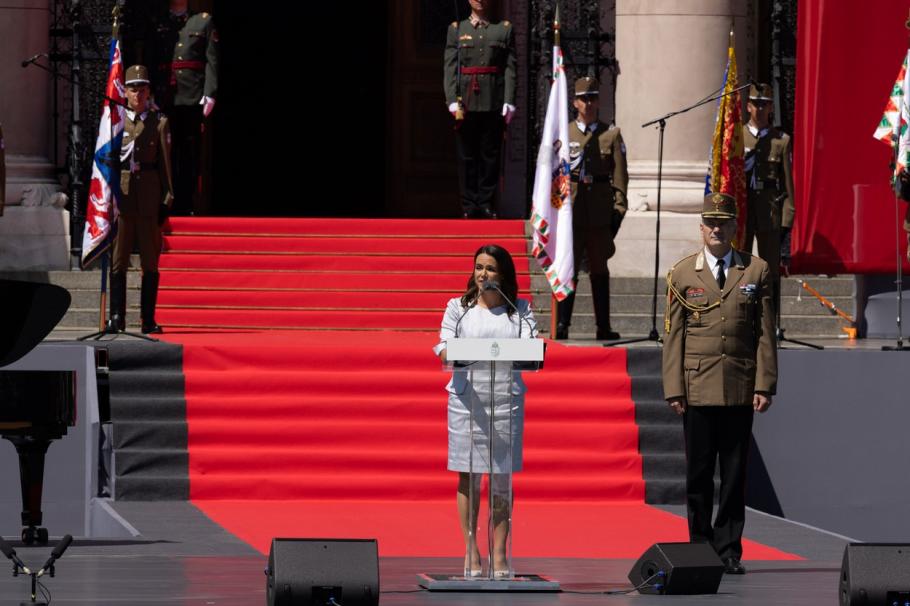 Katalin Novak a fost învestită în funcţia de preşedinte al Ungariei Katalin Novak a fost învestită în funcţia de preşedinte al Ungariei