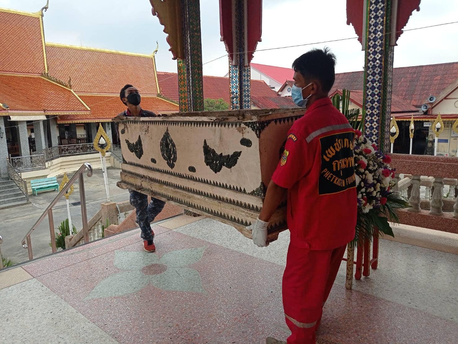 Pentru că şi-a iubit soţia prea mult, un thailandez a stat cu cadavrul ei în casă timp de două decenii