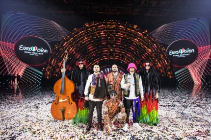 Kalush Orchestra scoate la licitaţie trofeul Eurovision. Cu banii obţinuţi, vor ajuta armata ucraineană