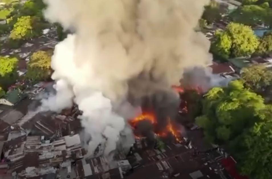 Opt persoane, printre care şase copii au ars de vii, într-un incendiu din Filipine. Peste 80 de locuinţe s-au făcut scrum