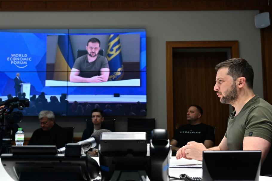 Zelenski le-a cerut celor prezenția la Davos mai multe sancțiuni împotriva Rusiei. Zelenski le-a cerut celor prezenția la Davos mai multe sancțiuni împotriva Rusiei.