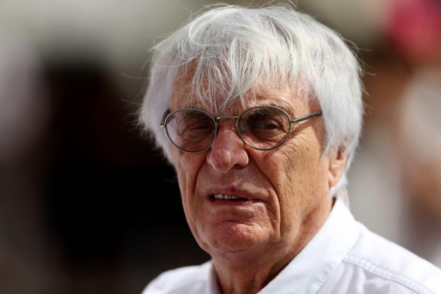 Bernie Ecclestone, fostul șef al Formulei 1, arestat în Brazilia pentru port ilegal de armă în avion Bernie Ecclestone, fostul șef al Formulei 1, arestat în Brazilia pentru port ilegal de armă în avion
