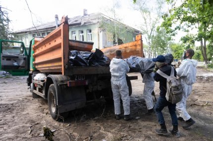 152 de cadavre ale unor soldaţi, descoperite sub uzina Azovstal