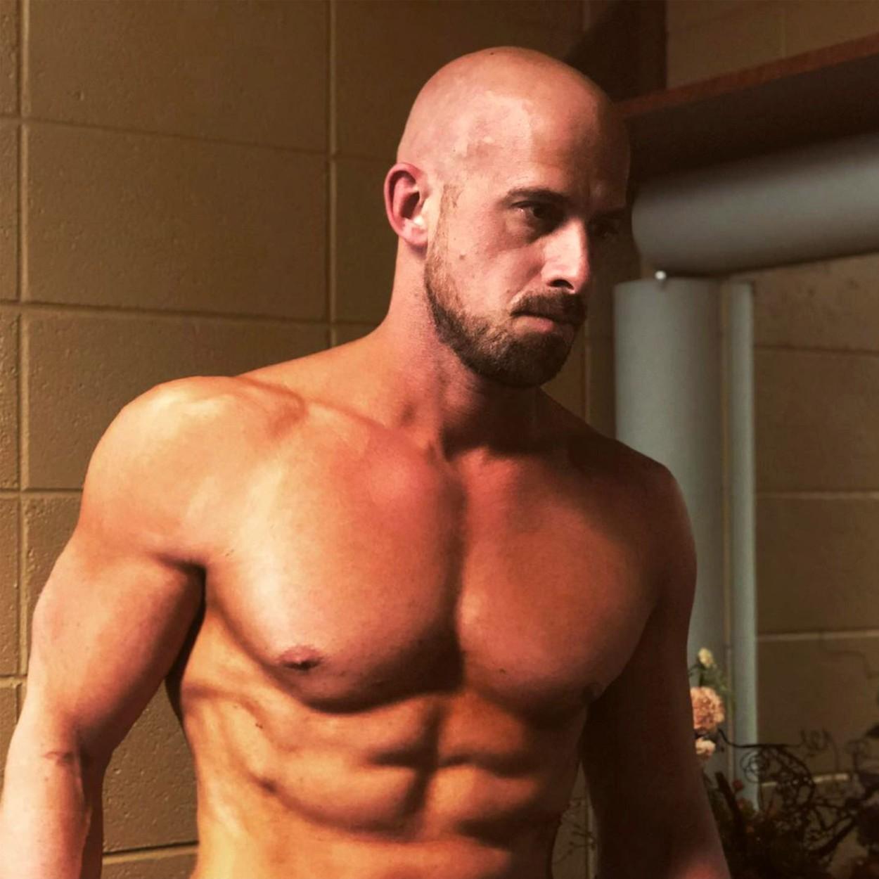 Cascador, la un pas de moarte după un număr eşuat