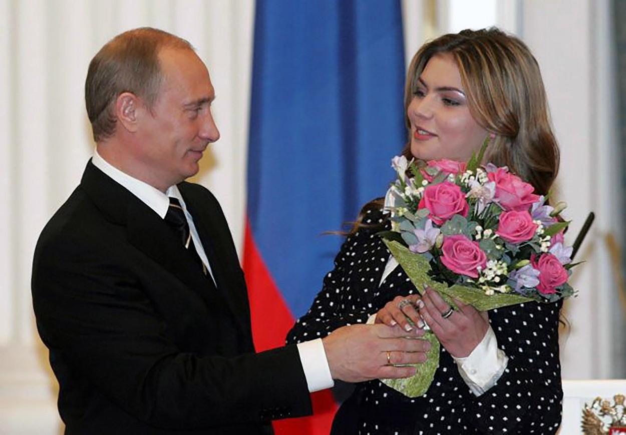 Alina Kabaeva, presupusa iubită a lui Vladimir Putin, este pe lista de sancțiuni propusă de UE. Americanii s-au temut s-o sancționeze