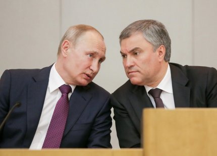 Preşedintele Dumei de Stat, Viaceslav Volodin şi Vladimir Putin