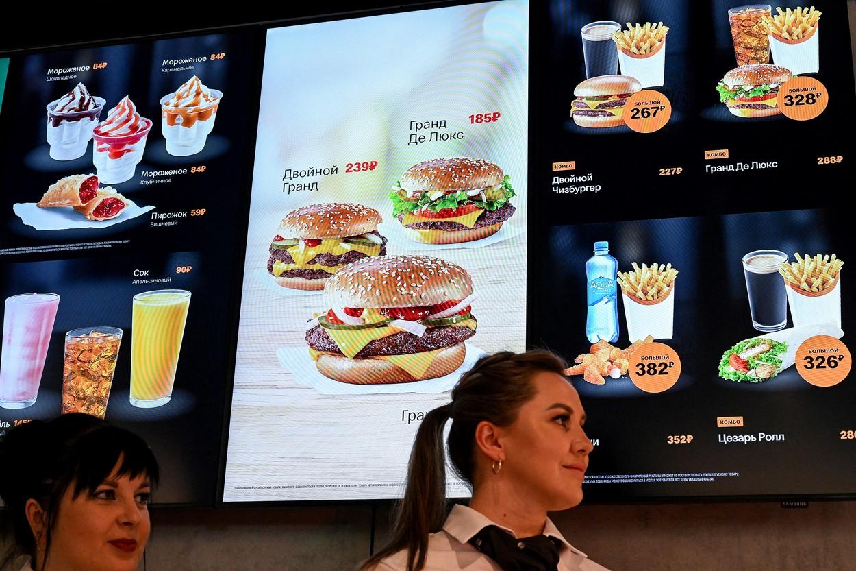 Deschiderea primului restaurant "Gustos şi atât", varianta rusească a McDonald's, iuni 2022