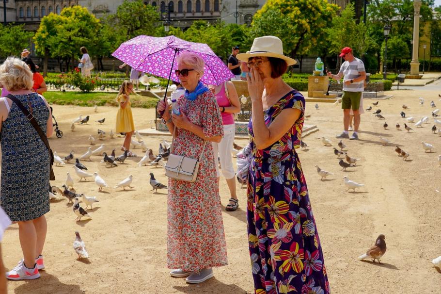 Temperaturilor din Spania vor depăși 40°C în timpul zilei și 20°C în timpul nopții. Temperaturilor din Spania vor depăși 40°C în timpul zilei și 20°C în timpul nopții.