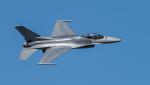 România dă 454 milioane euro, fără TVA, pentru 32 de avioane F-16 din Norvegia. Guvernul aprobă astăzi legea