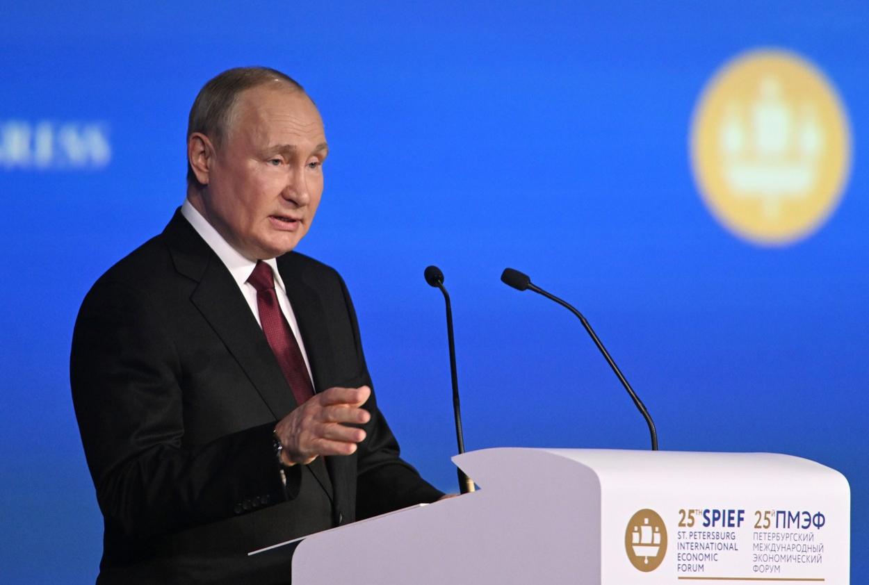 Vladimir Putin atacă ”blitzkrieg-ul economic” al Vestului