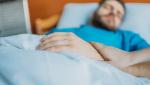 Când îngerii păzitori devin călăi: Un tată a murit în fața copiilor săi, după ce paramedicii au refuzat să-l ducă la spital, în Anglia