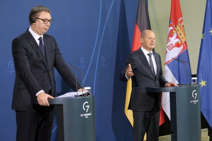 Cancelarul german, Olaf Scholz, și președintele Serbiei, Aleksandar Vucic.