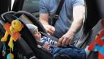 Un bebeluș de trei luni a murit, după ce a fost „uitat” de părinți în mașină câteva ore la peste 32 de grade, în SUA
