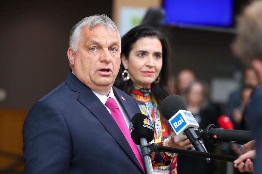 Viktor Orban și-a exprimat părerea într-o ședință în care au participat mai mulți lideri europeni. Viktor Orban și-a exprimat părerea într-o ședință în care au participat mai mulți lideri europeni.
