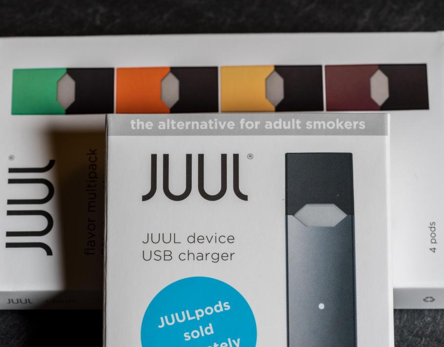 Tigările electronice Juul ar putea fi retrase de pe piața din Statele Unite - WSJ Tigările electronice Juul ar putea fi retrase de pe piața din Statele Unite - WSJ