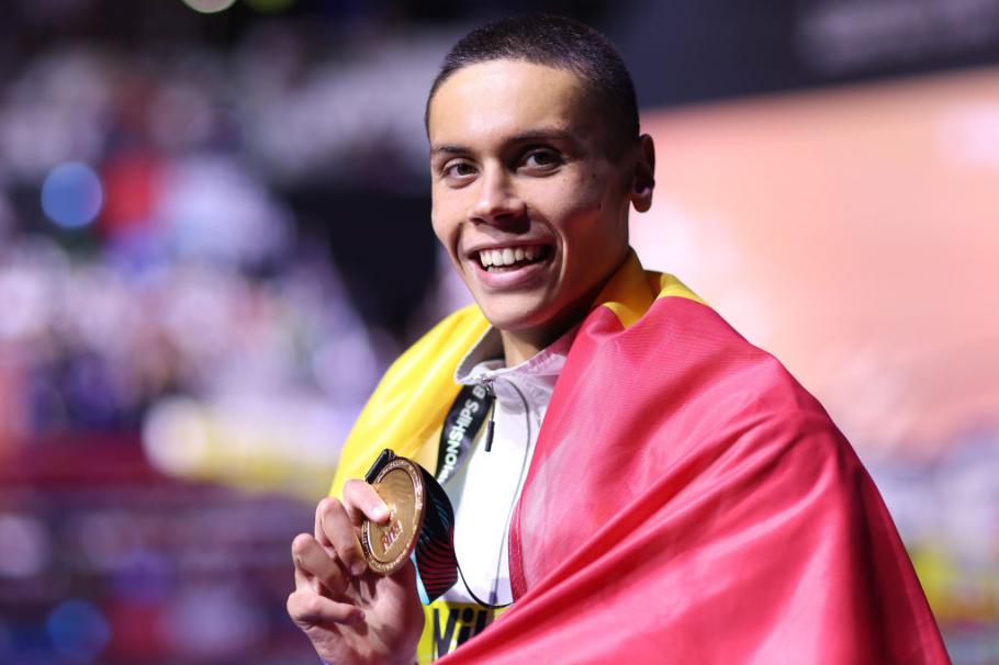David Popovici primeşte un milion de lei de la stat după ce a devenit dublu campion mondial David Popovici primeşte un milion de lei de la stat după ce a devenit dublu campion mondial
