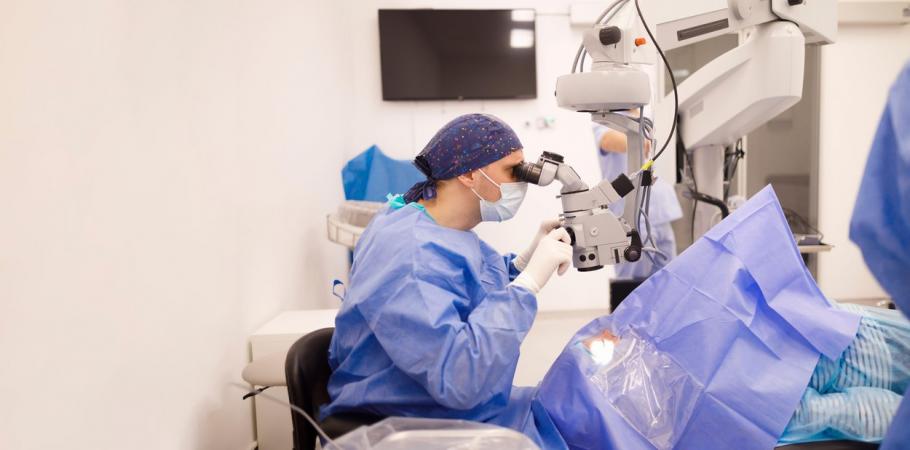 Caz fără precedent. Un slovac a rămas orb după ce medicii i-au scos din greşeală ochiul sănătos Caz fără precedent. Un slovac a rămas orb după ce medicii i-au scos din greşeală ochiul sănătos