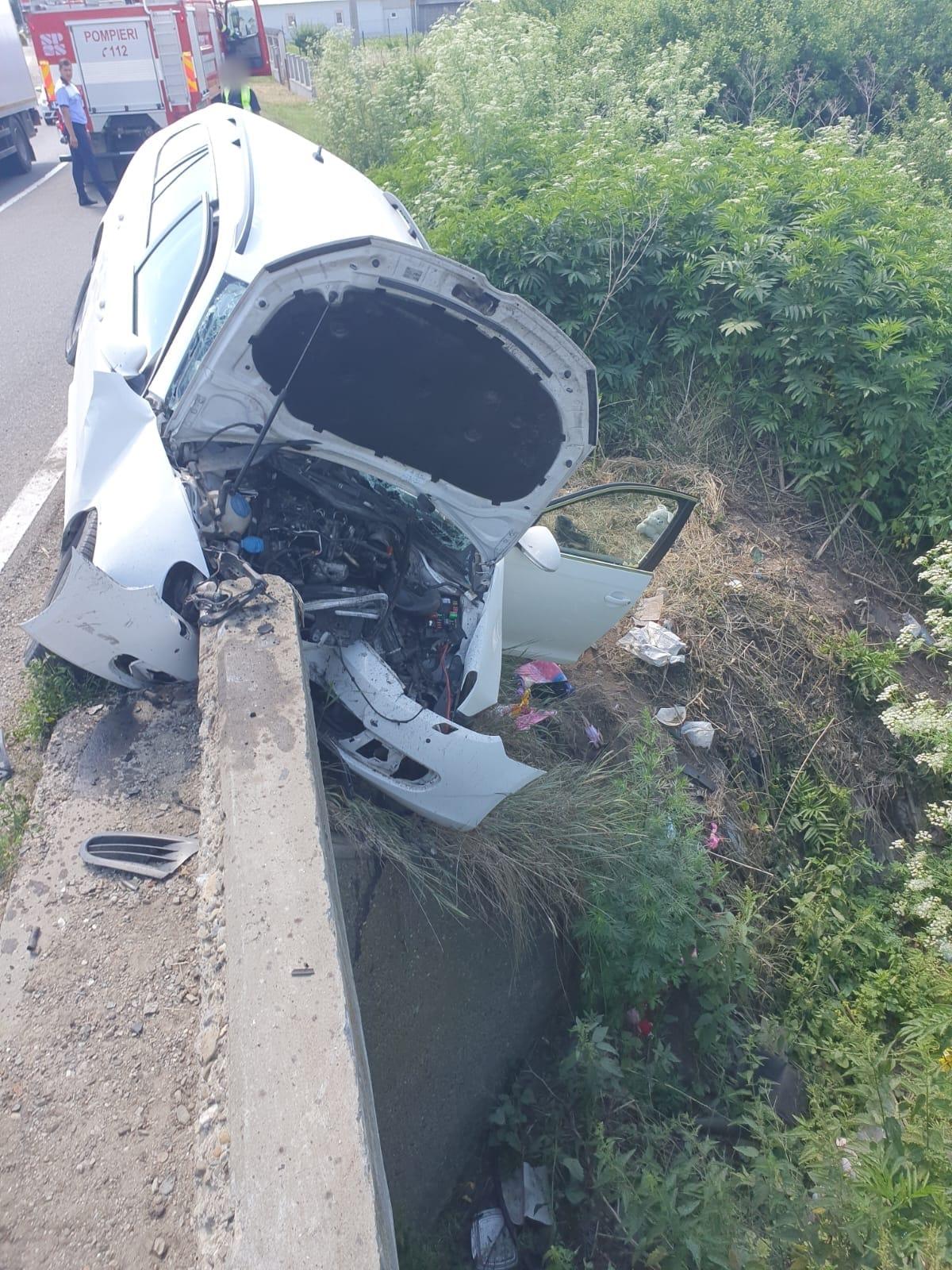 Accident cu cinci victime pe o şosea din Suceava