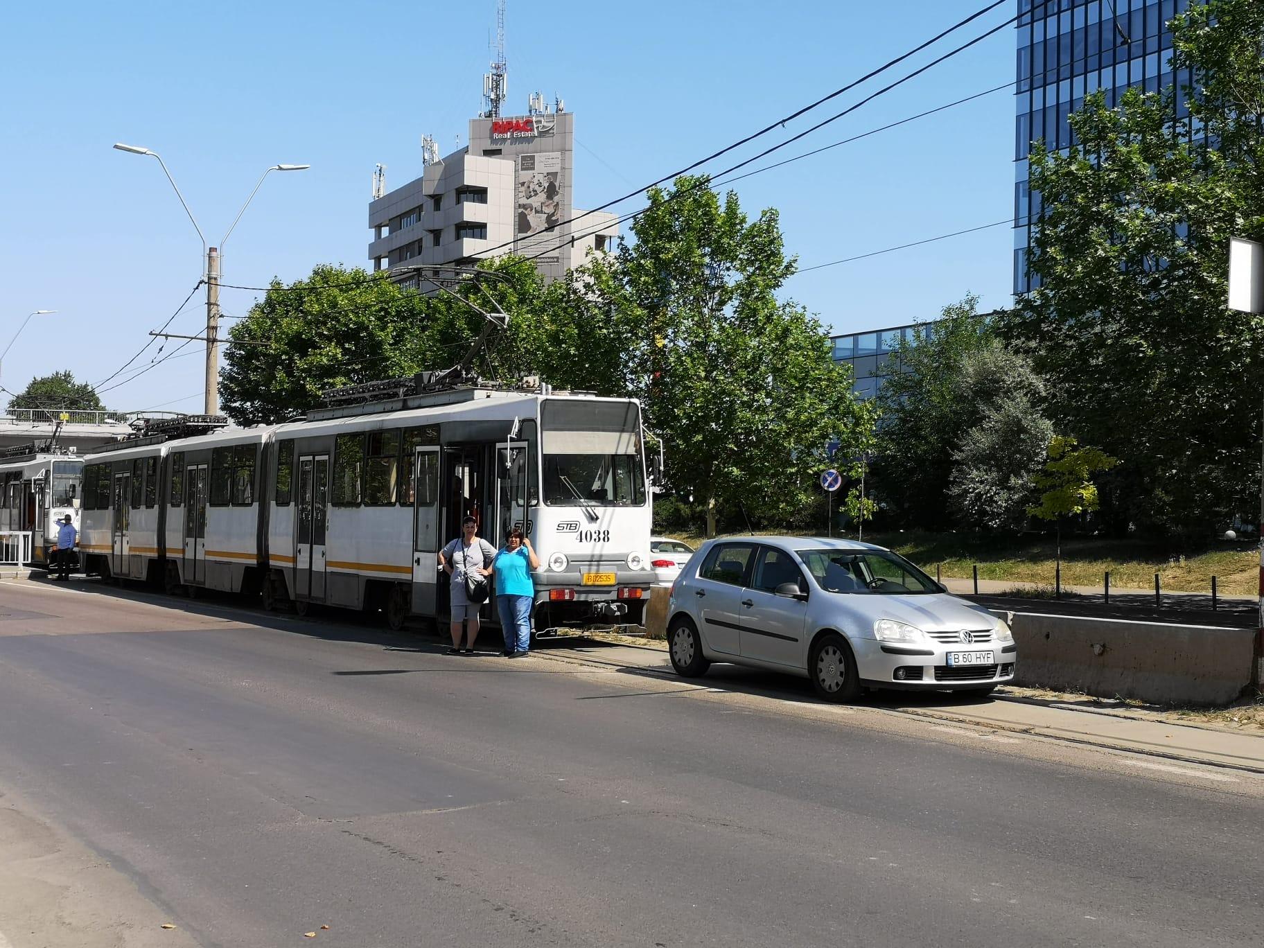 Linia de tramvai 5, blocată de o şoferiţă, iunie 2022