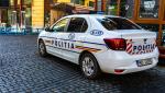 Un bărbat din Botoşani a scos cuţitul şi s-a tăiat în sediul poliţiei. Un agent este cercetat disciplinar