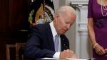 Biden semnează un proiect de lege pentru a limita violențele cu arme de foc, înainte să participe la summiturile G7 și NATO