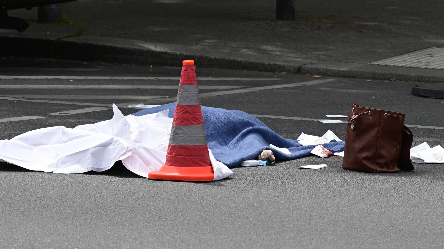 O maşină a intrat în mulţime, într-o zonă aglomerată din Berlin. Primul bilanţ: cel puţin un mort şi zeci de răniţi