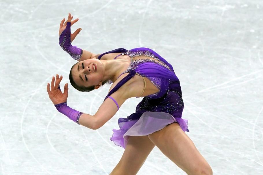 Urmările cazului "Valieva": Federaţia Internaţională de Patinaj a ridicat vârsta de la 15 la 17 ani Urmările cazului "Valieva": Federaţia Internaţională de Patinaj a ridicat vârsta de la 15 la 17 ani