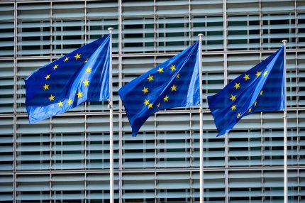 Parlamentul European respinge un proiect-cheie privind reforma pieţei carbonului