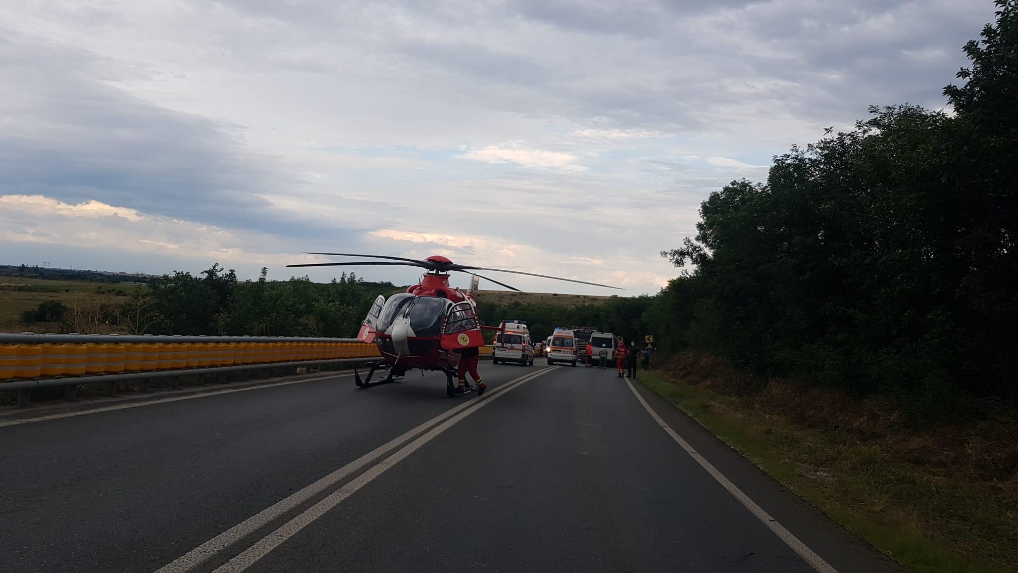 Accident între un microbuz şi un autoturism, pe o şosea din Giurgiu