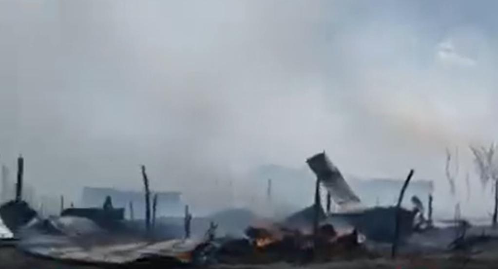 Militari francezi au provocat un incendiu uriaş la Babadag după ce au tras cu muniţie de război. 7 ore s-au chinuit pompierii să stingă focul: MApN va da despăgubiri