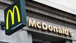 McDonald’s scumpeşte cheeseburgerii pentru prima dată în ultimii 14 ani