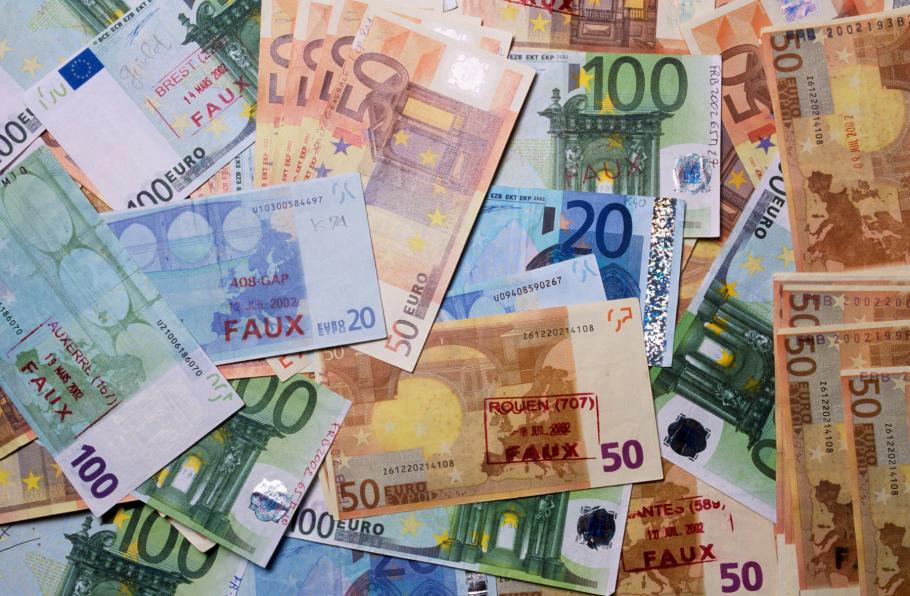 Them Dinkarville Coping Curs valutar BNR 6 iulie 2022: La cât au ajuns euro și dolarul |  Observatornews.ro
