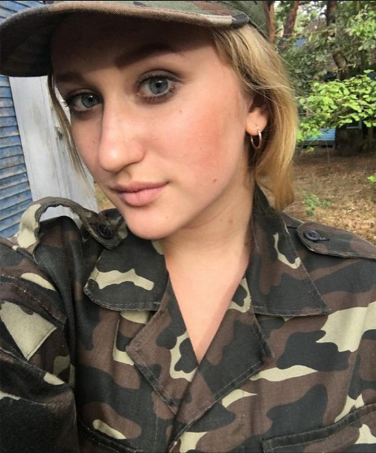 un britanic și-a lăsat familia pentru o refugiată de 22 de ani