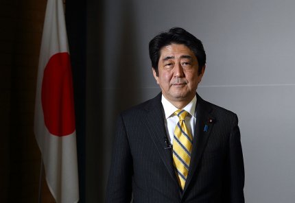 Cine a fost Shinzo Abe, cel mai tânăr premier din Japonia postbelică. Controversele în care a fost implicat fostul lider politic