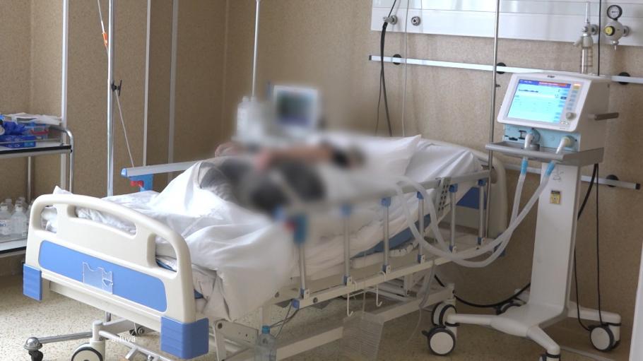 Numărul pacienţilor Covid s-a triplat în ultima săptămână, dar unul dintre specialiştii români ne linişteşte: "Nu e ceva ieşit din comun. Nu suntem în valul 6" Numărul pacienţilor Covid s-a triplat în ultima săptămână, dar unul dintre specialiştii români ne linişteşte: "Nu e ceva ieşit din comun. Nu suntem în valul 6"