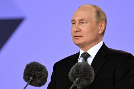 "Occidentul transformă Ucraina în carne de tun", susține Putin. Liderul rus acuză SUA că încearcă să prelungească războiul