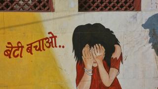 11 bărbaţi din India au fost eliberaţi după ce au violat o femeie însărcinată. Familia îngrozită a victimei: "Am aflat direct din presă"