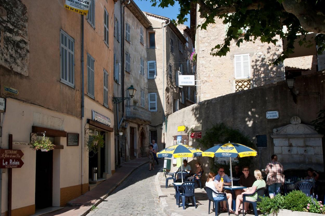 Viaţa în ţinutul "aurului albastru", unde apa a devenit cea mai de preţ resursă