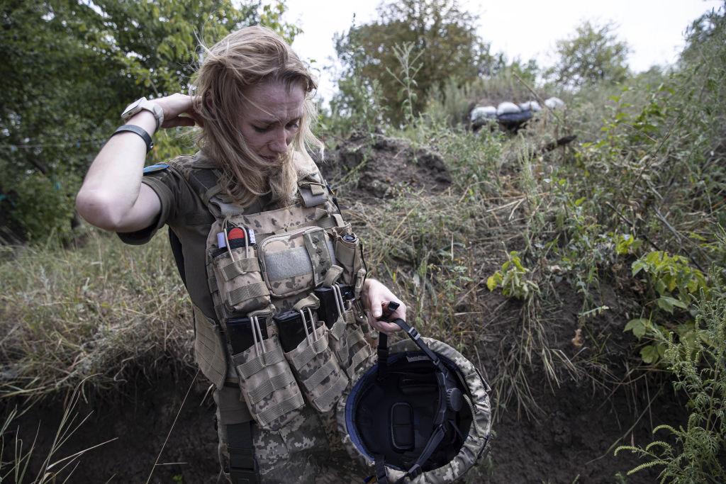 La doar 28 de ani, Svetlana conduce un batalion al forțelor armate ucrainene pe frontul din Donețk. Luptă cot la cot cu soțul său