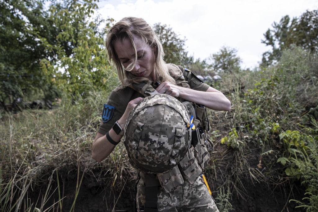 La doar 28 de ani, Svetlana conduce un batalion al forțelor armate ucrainene pe frontul din Donețk. Luptă cot la cot cu soțul său