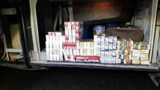Autocar românesc, prins în Austria cu zeci de cartuşe de țigări ascunse în podea. Marfa de contrabandă urma să fie vândută în Italia