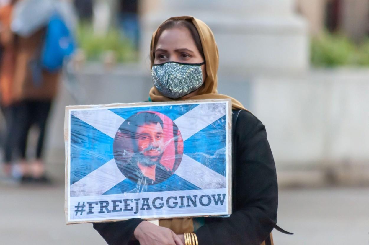 Bărbatul riscă sentința cu moartea și a fost amenințat de mai multe ori de autoritățile indiene, care spuneau că îl vor arde de viu