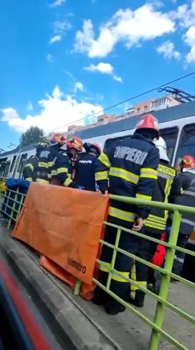 Tânăra călcată de tramvai