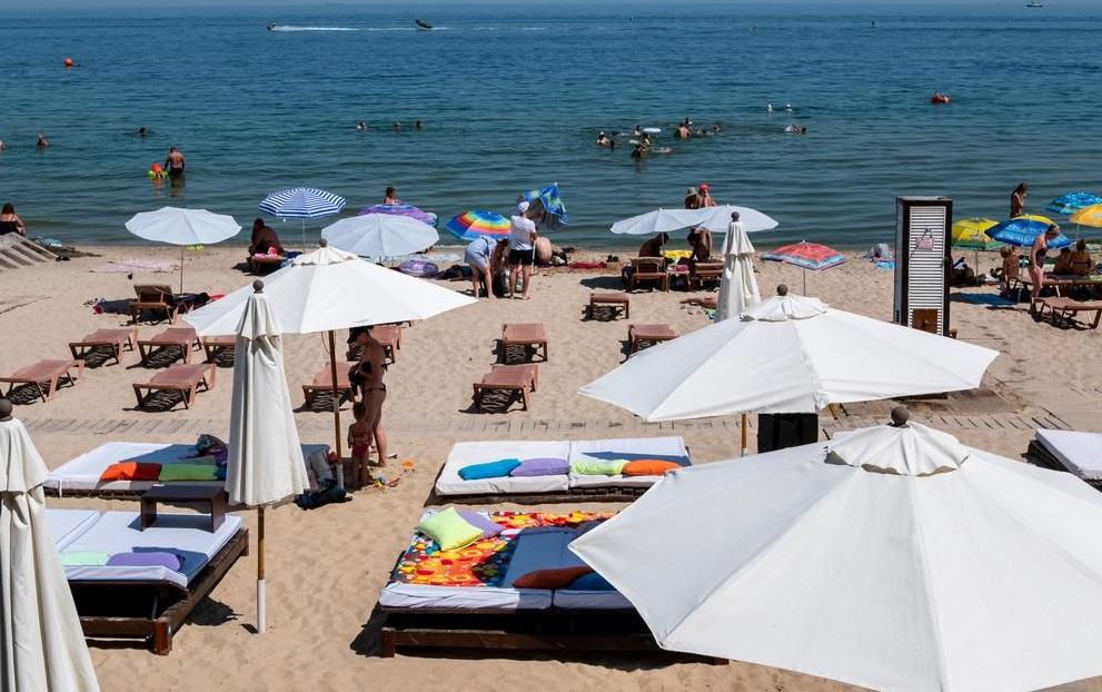 Pe litoralul bulgăresc, preţurile în septembrie sunt cu 30-40% mai mici faţă de vârful de sezon. Diferenţele de preţ faţă de România, la un hotel de 3 stele