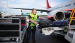 Compania aeriană care i-a pus pe directori să încarce și să descarce bagajele călătorilor