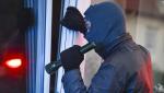 Un tânăr de 19 ani, reţinut de poliţiştii din Braşov după ce a furat zeci de mii de euro. Detaliul care l-a dat de gol: ce şi-a cumpărat din banii furaţi